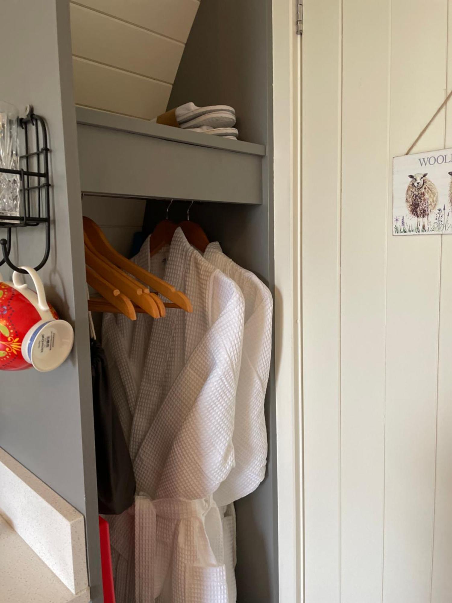 Hotel Abbey Farm Luxury Glamping Rhuddlan Habitación foto