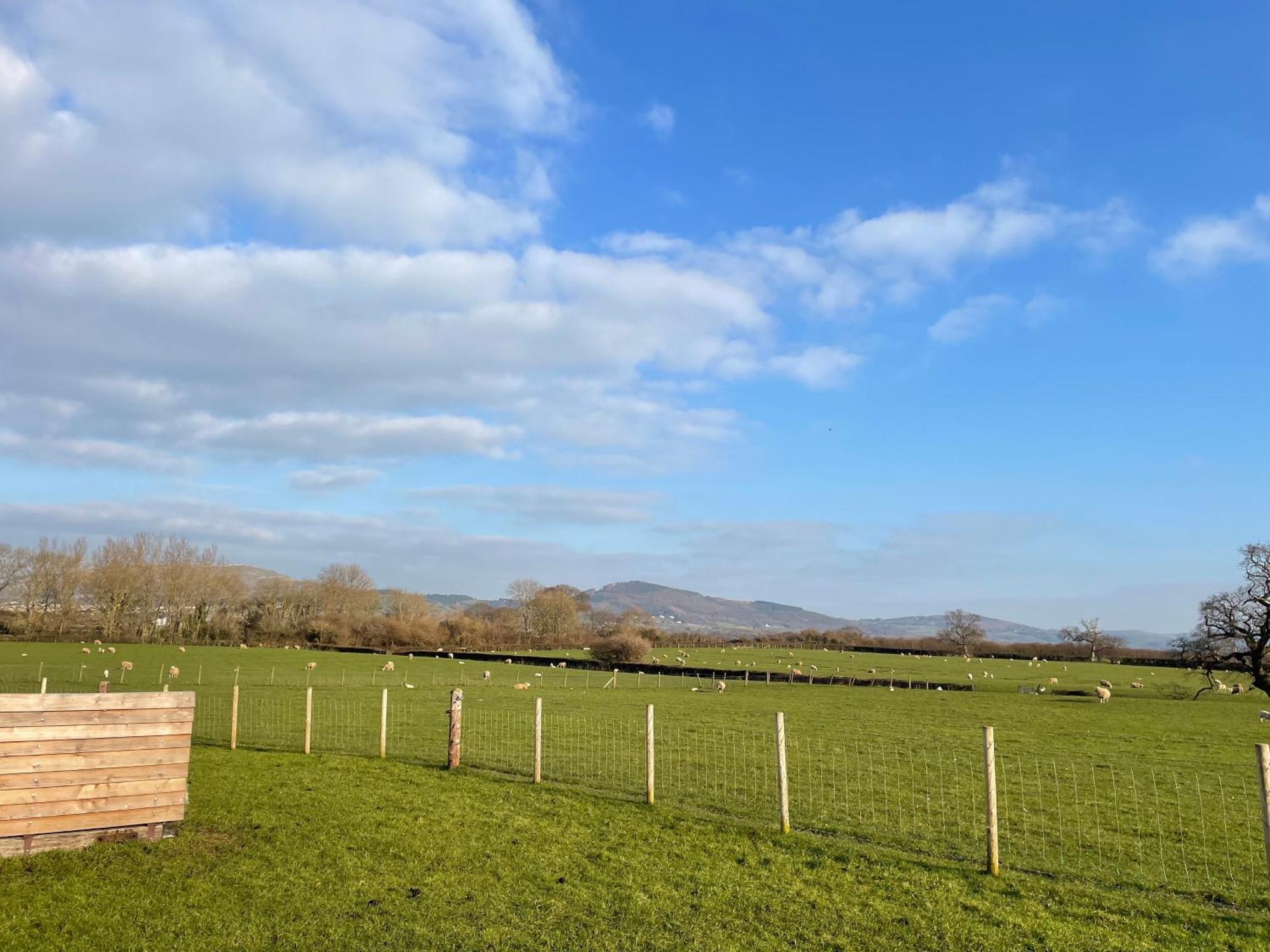 Hotel Abbey Farm Luxury Glamping Rhuddlan Exterior foto