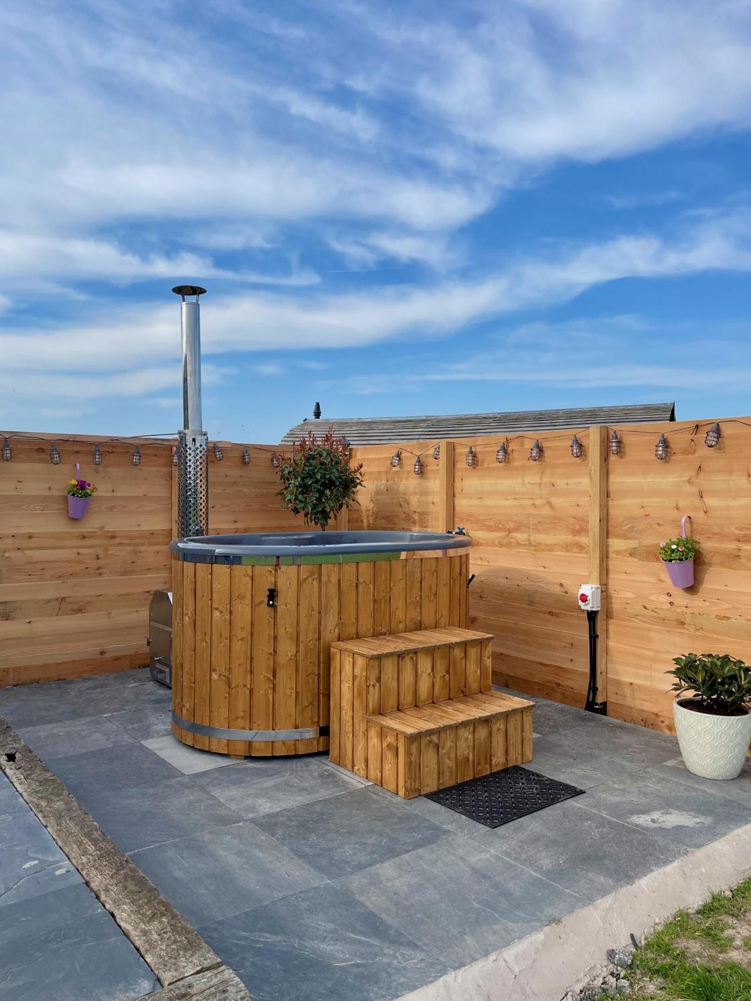 Hotel Abbey Farm Luxury Glamping Rhuddlan Exterior foto